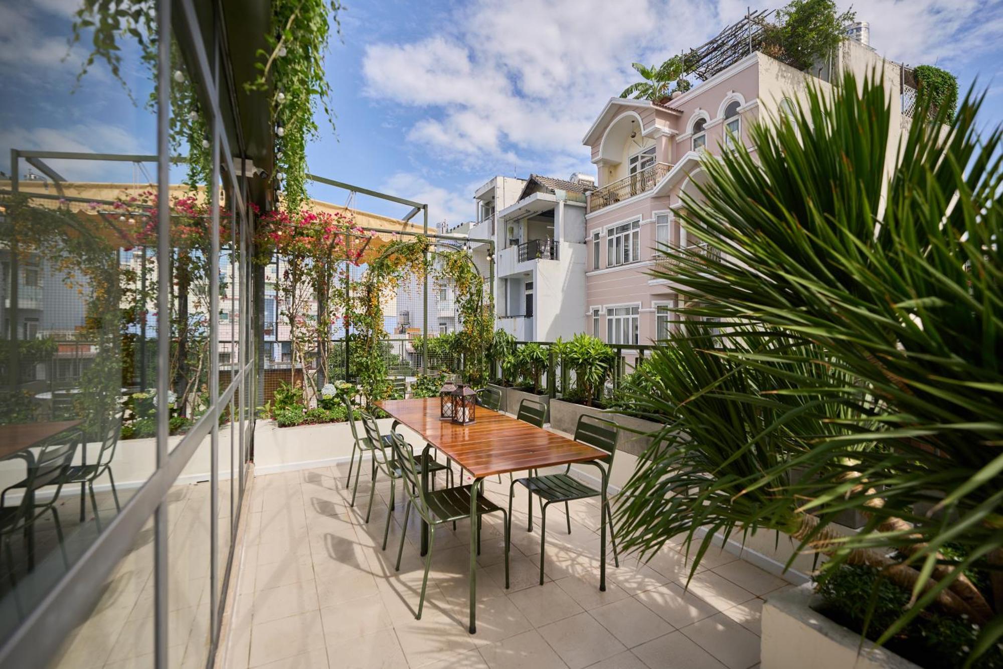 Apartment The Silk Lantern Saigon-tranquil With Private Rooftop For Group-free Laundry *
