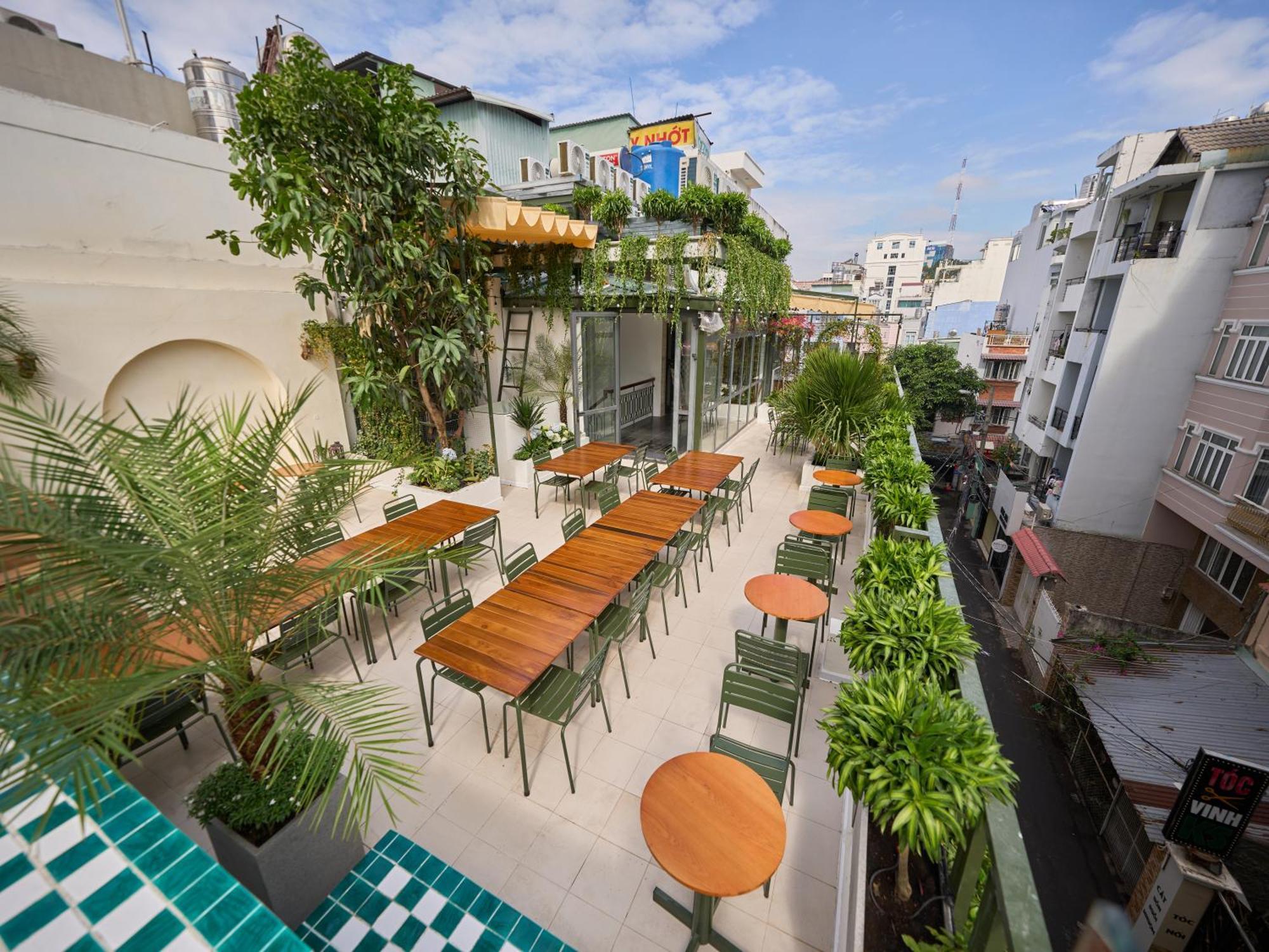 The Silk Lantern Saigon-tranquil With Private Rooftop For Group-free Laundry