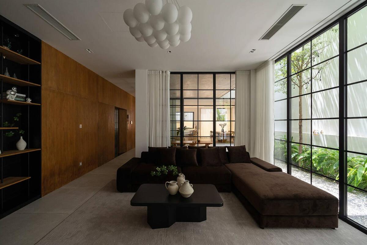 The Silk Lantern Saigon-tranquil With Private Rooftop For Group-free Laundry Apartment *