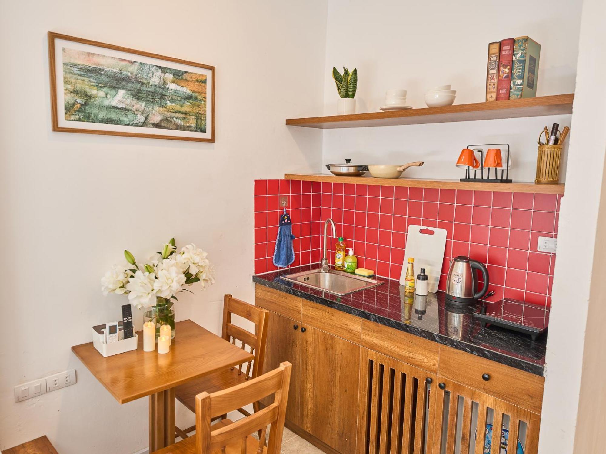 The Silk Lantern Saigon-tranquil With Private Rooftop For Group-free Laundry Apartment