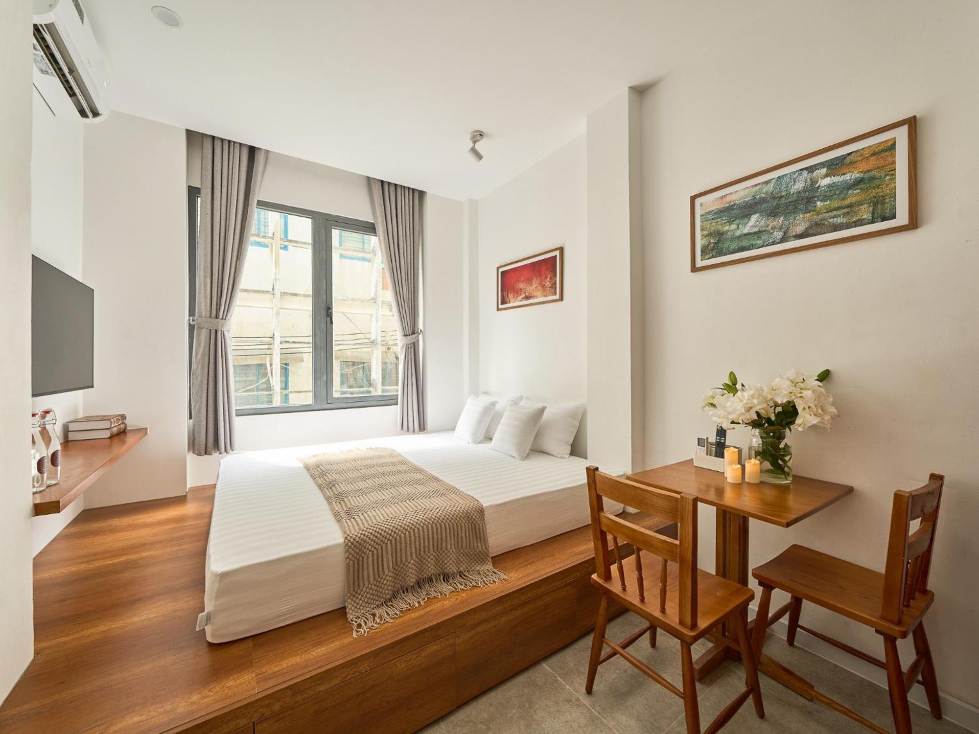 The Silk Lantern Saigon-tranquil With Private Rooftop For Group-free Laundry