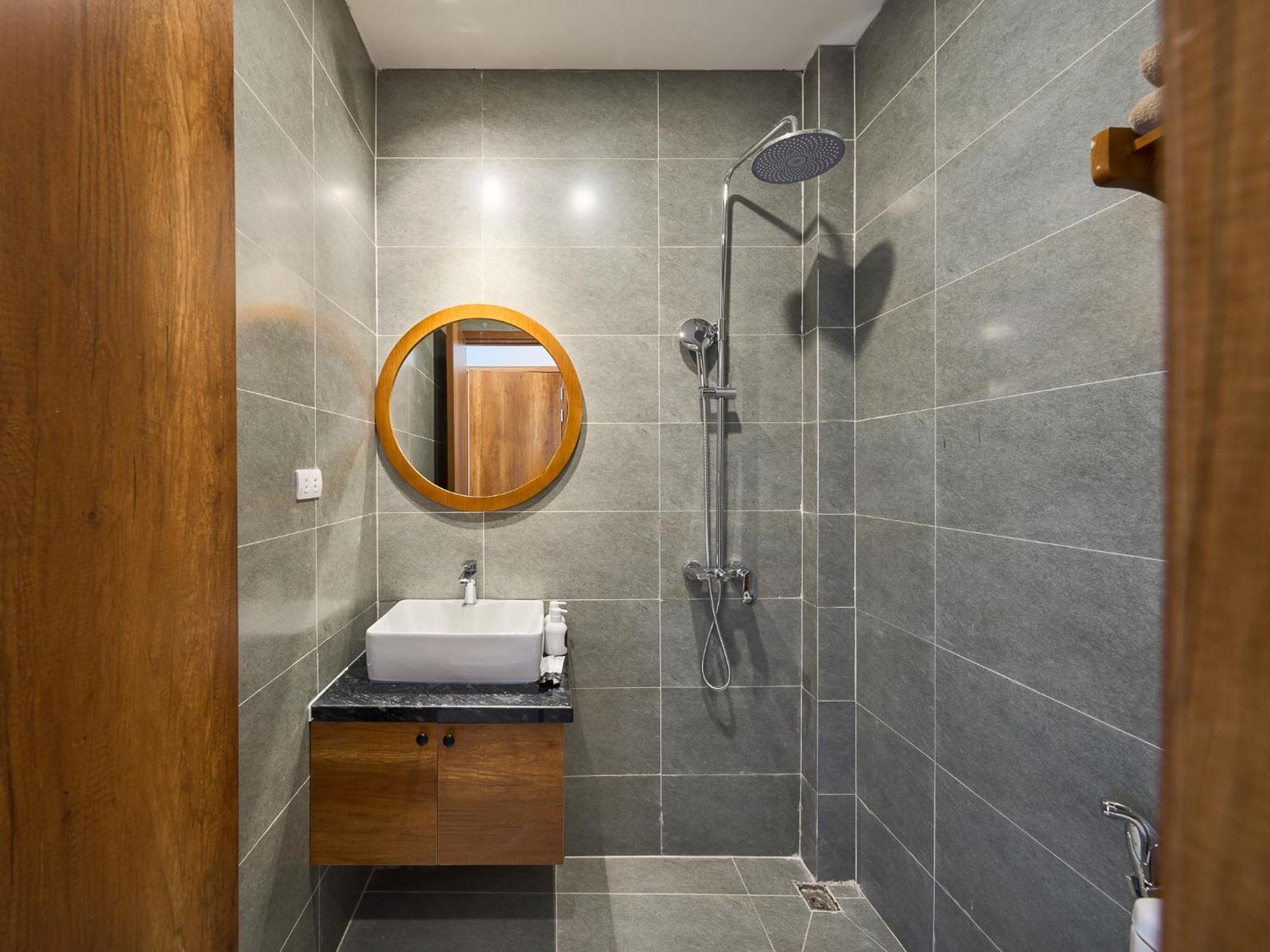 Apartment The Silk Lantern Saigon-tranquil With Private Rooftop For Group-free Laundry *